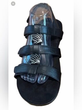 Vionic Women's Amber Black
Crocodile size 10